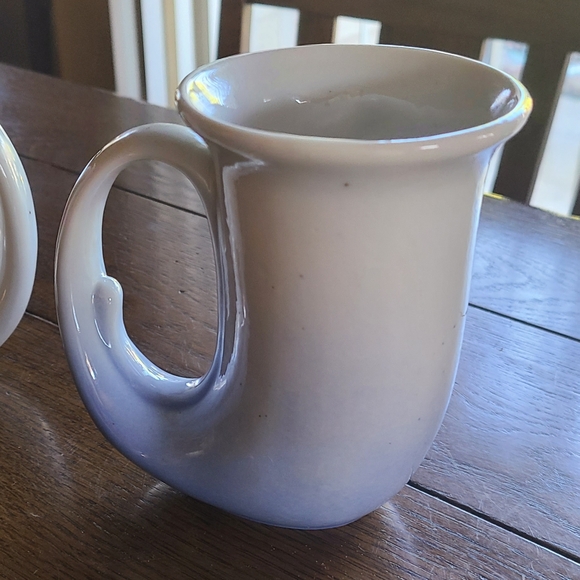 Set of horn shaped mugs Ocra whale and Beluga whale with seagulls Alaska - Picture 10 of 13